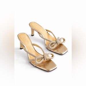 LOFT NWT Champagne Gold Rhinestone Bow Heeled Sandals Metallic Mule Heels 7.5